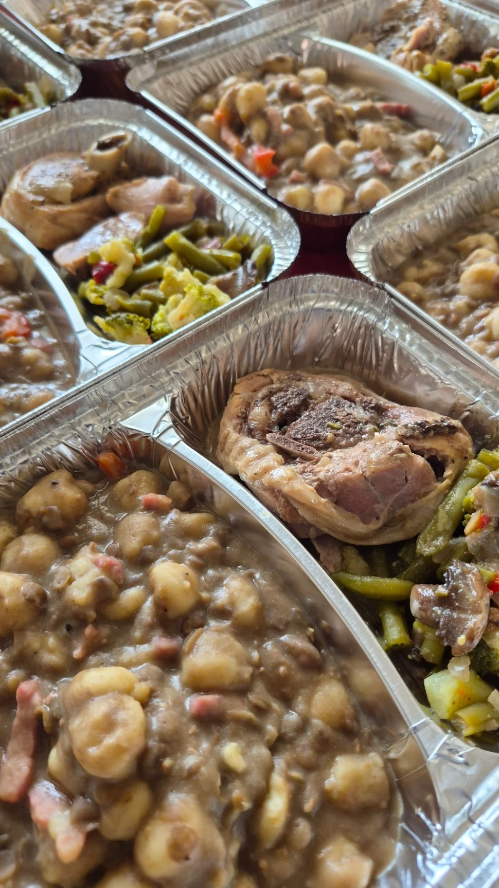 Souris d'agneau, pois chiches mijotés et haricots verts