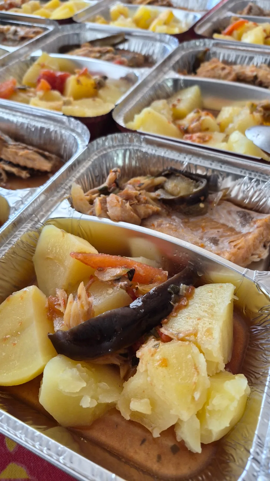 Poisson à l'aubergine et pommes de terre vapeur