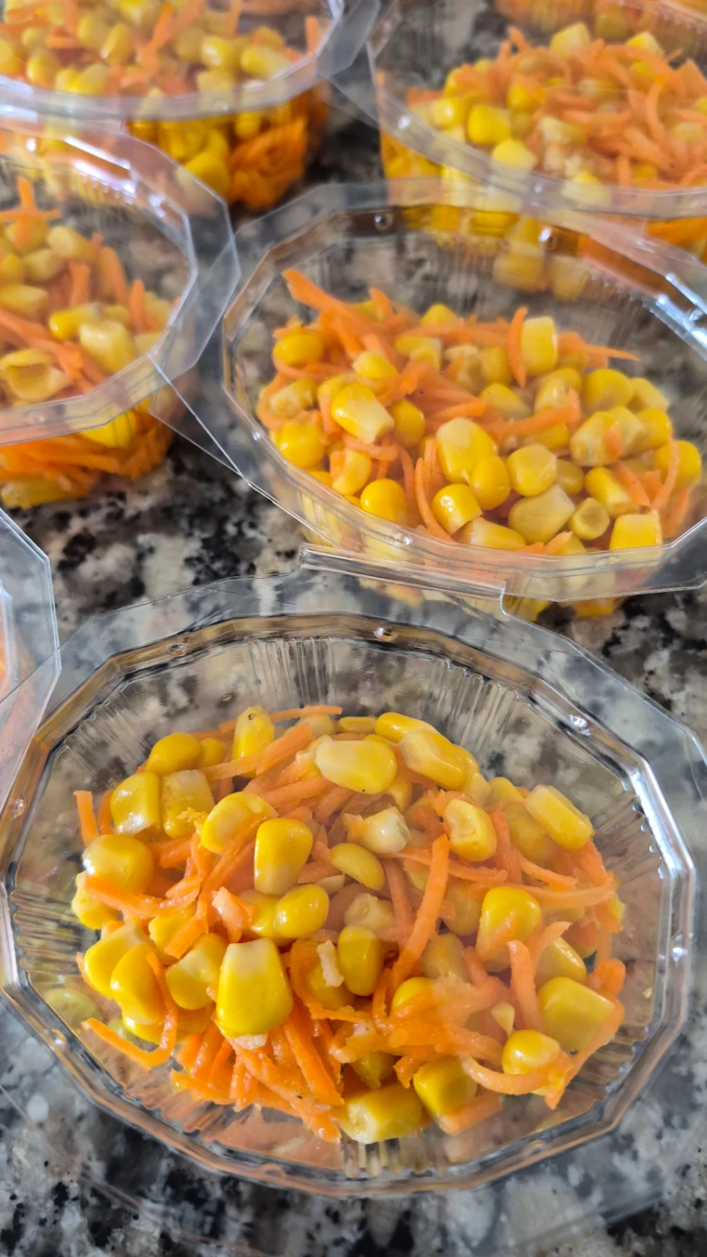 Salade de maïs et carottes râpées